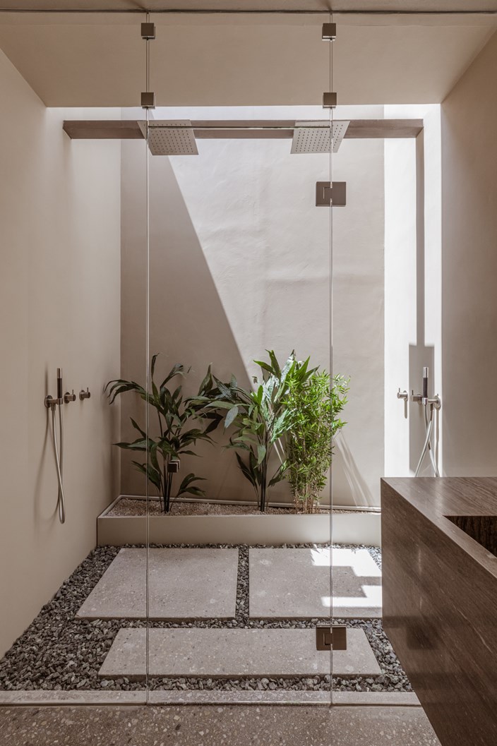 Villa Shower